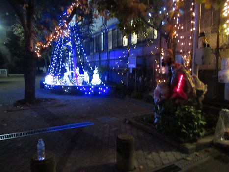 近所の公園にて