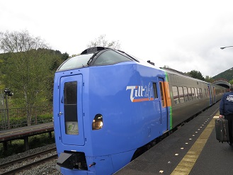 スーパーとかち　トマム駅にて