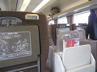 スーパー北斗の車内で