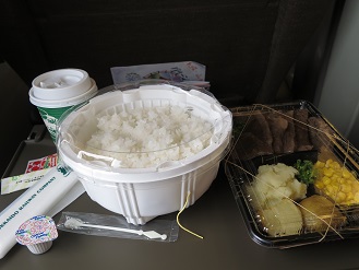 スーパー北斗の車内で