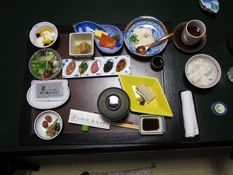 和朝食　旅館