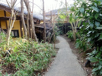 平山温泉「湯の蔵」の小径