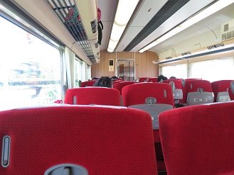 近鉄特急の車内